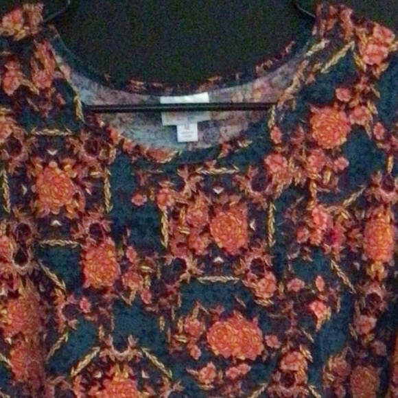 LulaRoe Size M Irma Top Tunic - Picture 2 of 3